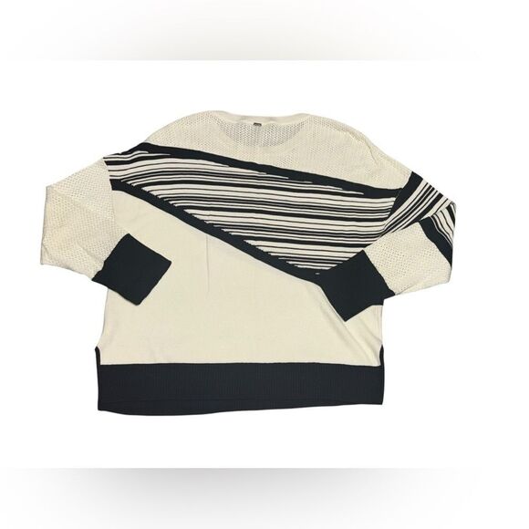 Women’s ST. JOHN Wool & Cashmere blend round neck black & white Sweater medium - Picture 3 of 9